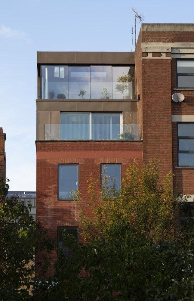 Islington House, a brick and glass rear extension